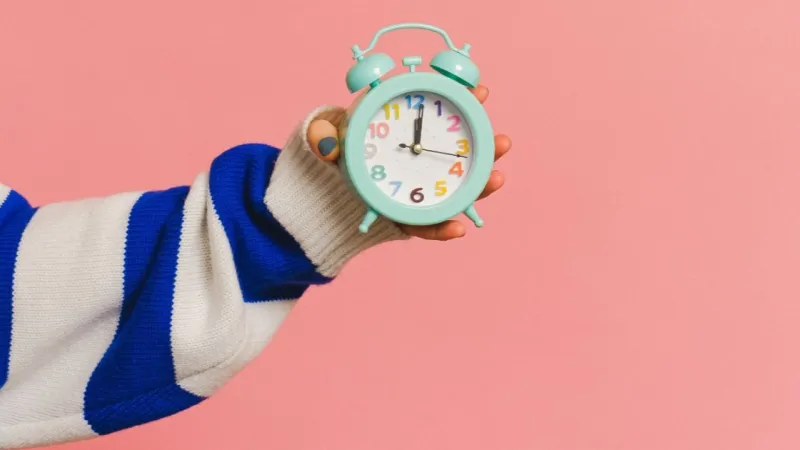 Mensajes fuera de horario: qué responder sin perder ventas